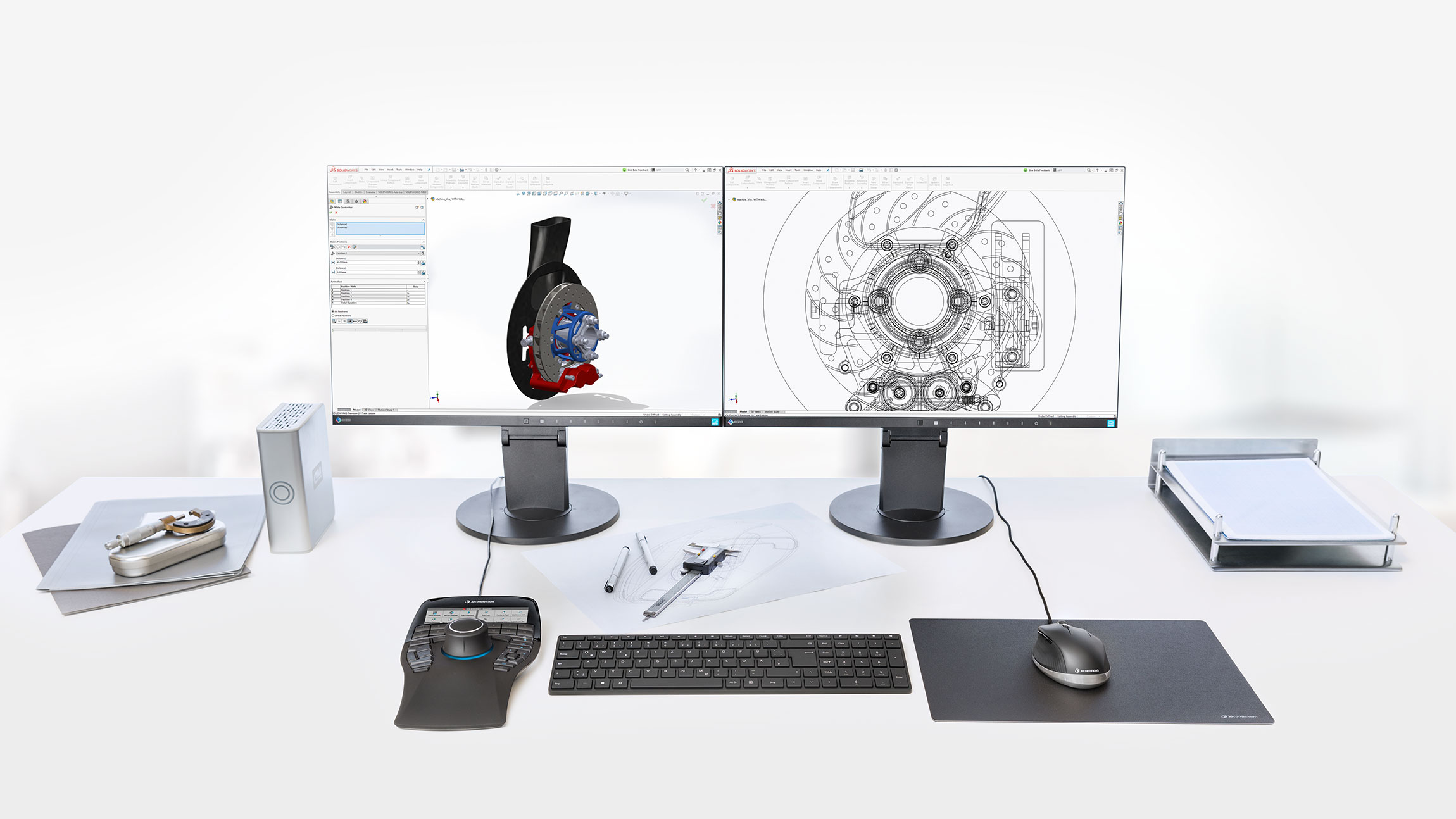 L'uso di un mouse 3D congiuntamente ad uno classico é essenziale per creare una postazione di lavoro CAD salutare ed ergonomica.